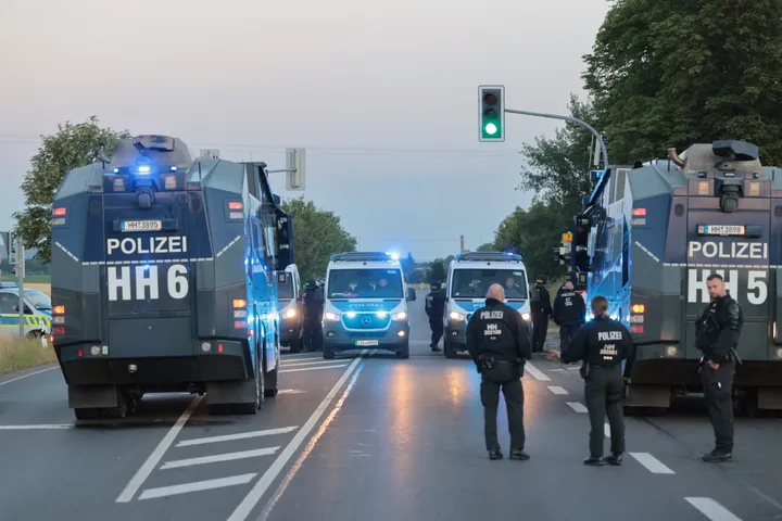 Trotz Protesten und Blockaden: AfD-Parteitag kann beginnen