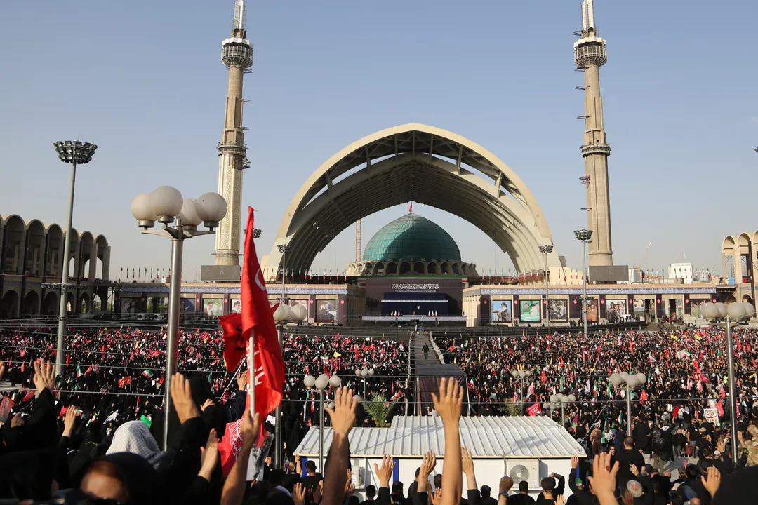 Öffentliche Trauerfeier für Chamenei in Teheran begonnen