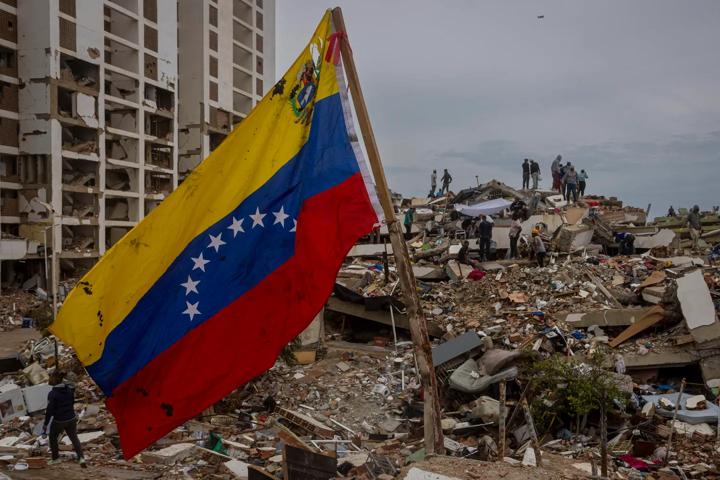 A casi 3.000 suben muertes en Venezuela por terremoto, mientras se agotan esperanzas de más rescates