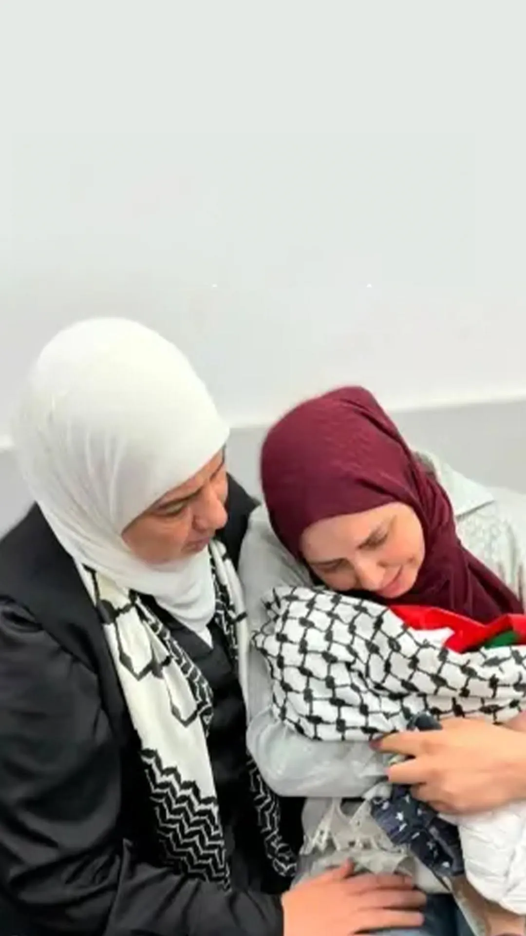 Bayi Palestina meninggal di pos pemeriksaan karena pasukan Israel memblokir jalan menuju rumah sakit