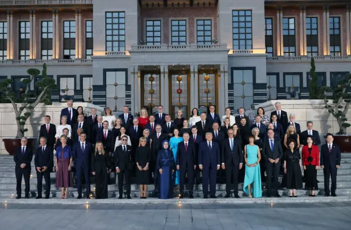 Erdoğan pret udhëheqësit e NATO-s dhe bashkëshortet e tyre në pritje dhe darkë në Ankara