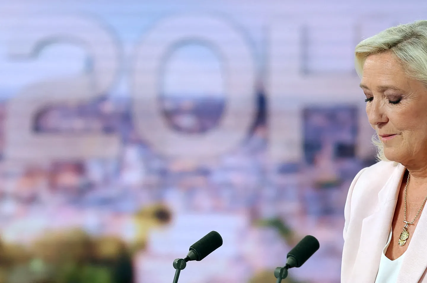 Trotz Haftstrafe: Rechtspopulistin Le Pen hält an Präsidentschaftskandidatur fest