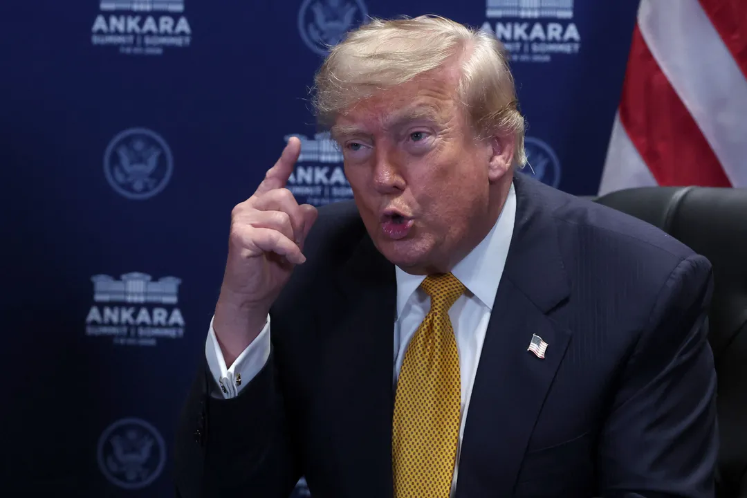 Trump vuelve a arremeter contra España y ordena suspender lazos comerciales: “Es un pésimo socio”