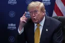 Trump vuelve a arremeter contra España y ordena suspender lazos comerciales: “Es un pésimo socio”