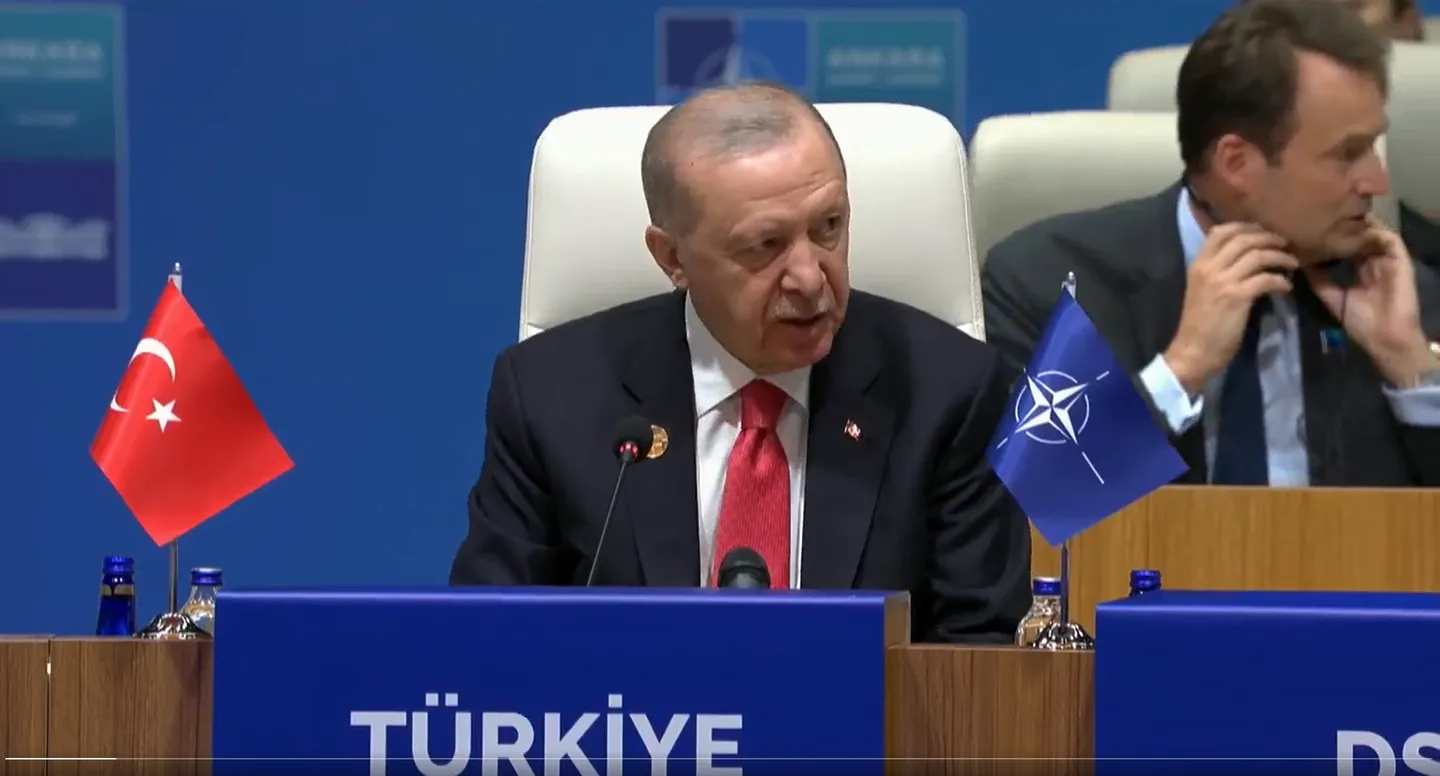 ناټو سازمان ۳۶ مه سرمشریزه د کوربه هیواد تورکیې د ولسمشر رجب طیب اردوغان په پرانیست وینا پیل شوه.