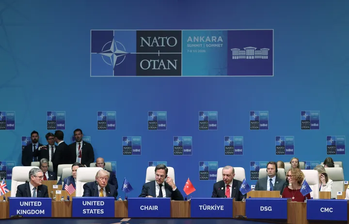 Nato-Staaten kündigen milliardenschwere Rüstungsdeals an