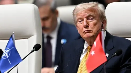 Trump thotë se ka të ngjarë ta heqë Sirinë nga lista e shteteve sponsorizuese të terrorizmit