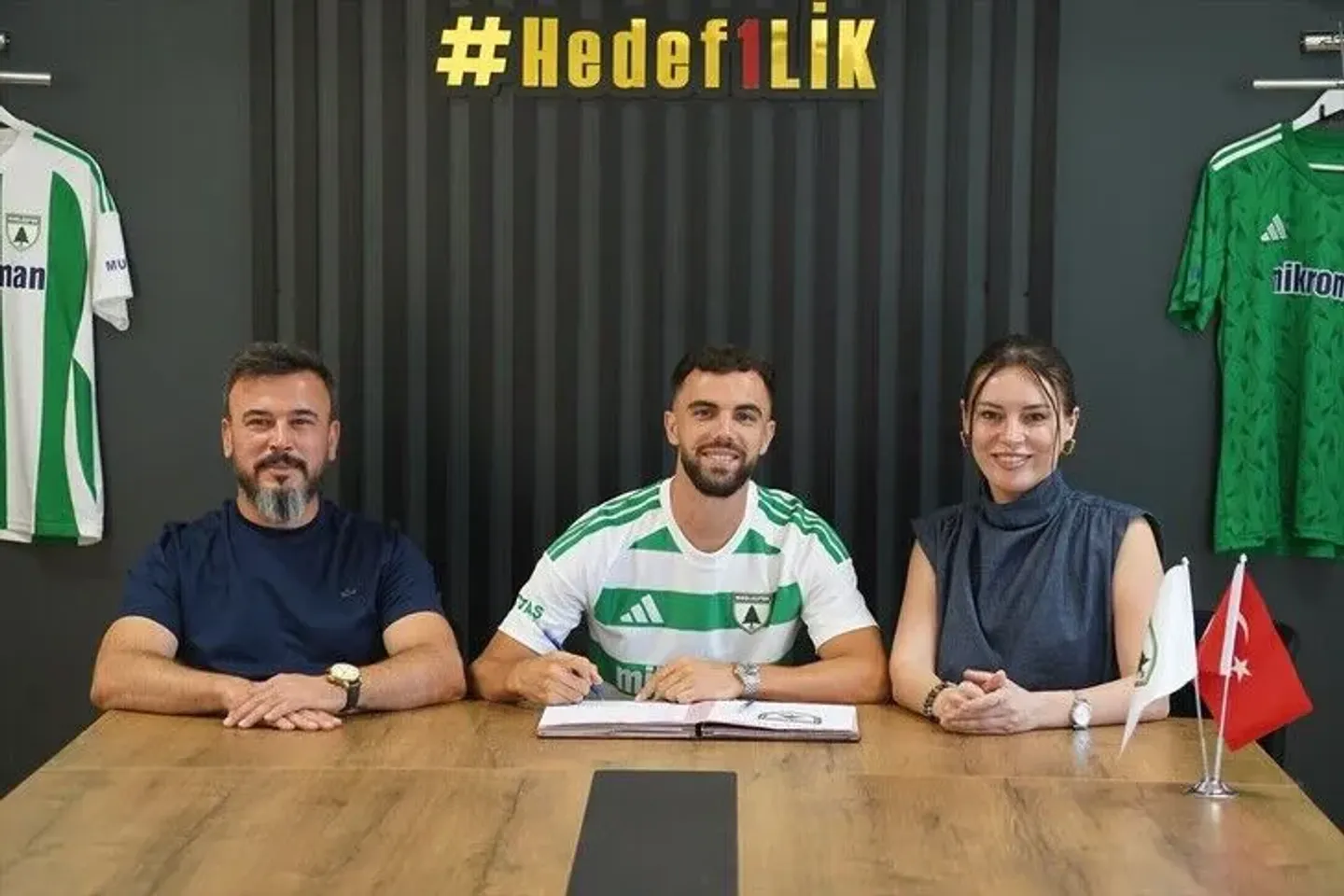 Ekipi turk Muğlaspor transferon futbollistin shqiptar Jurgen Çelhaka