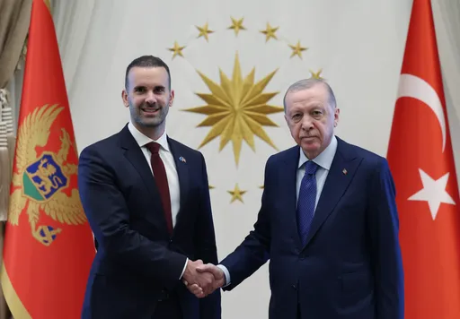 Presidenti Erdoğan priti në takim kryeministrin malazez Spajiq