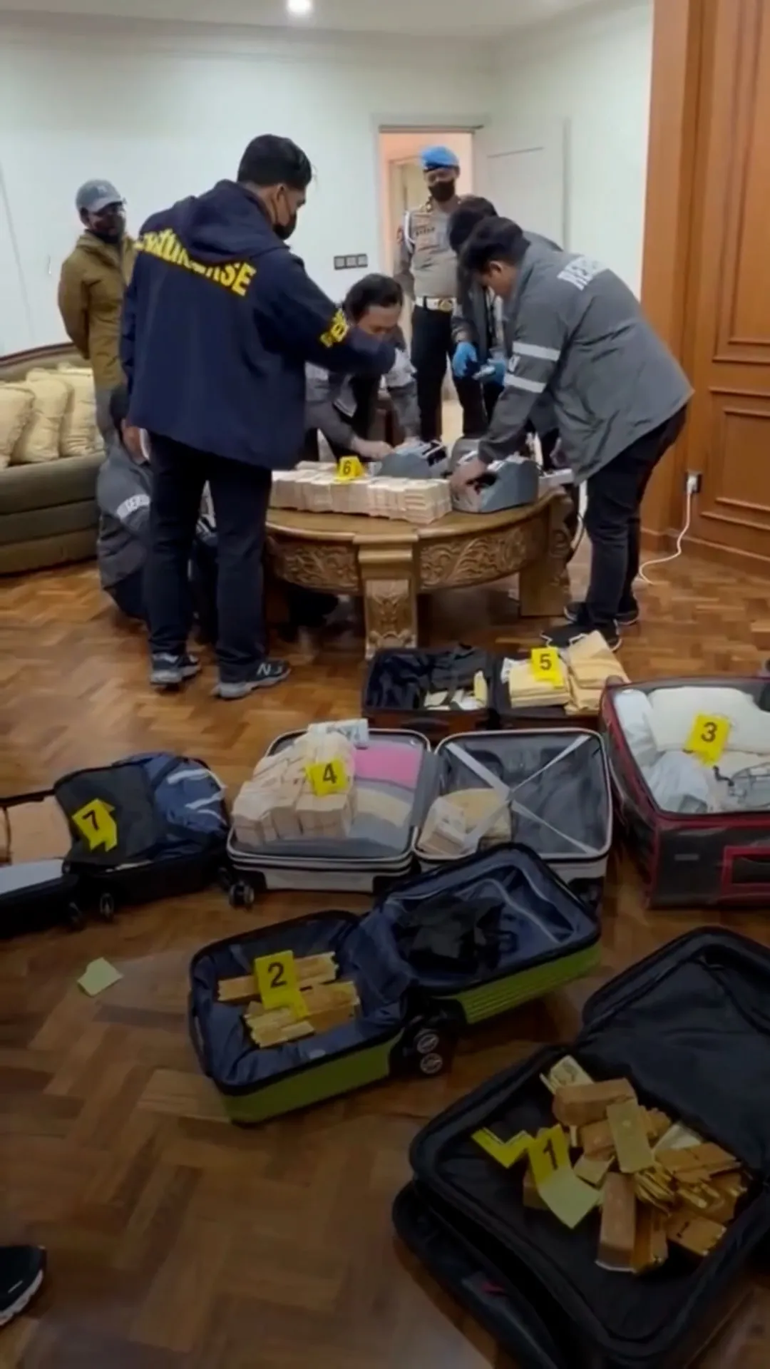 Polri sita 74 kg emas dan uang Rp540 miliar, 12 lokasi terkait kasus korupsi digeledah