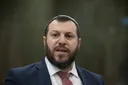 האשמות הדדיות בישראל: שר בממשלה מאשים מפקד לשעבר במותם של האסירים בעזה