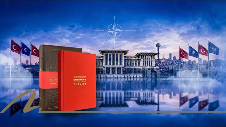 Erdoğan u dhuroi liderëve të NATO-s një libër mbi lidershipin e tij dhe transformimin e Türkiyes