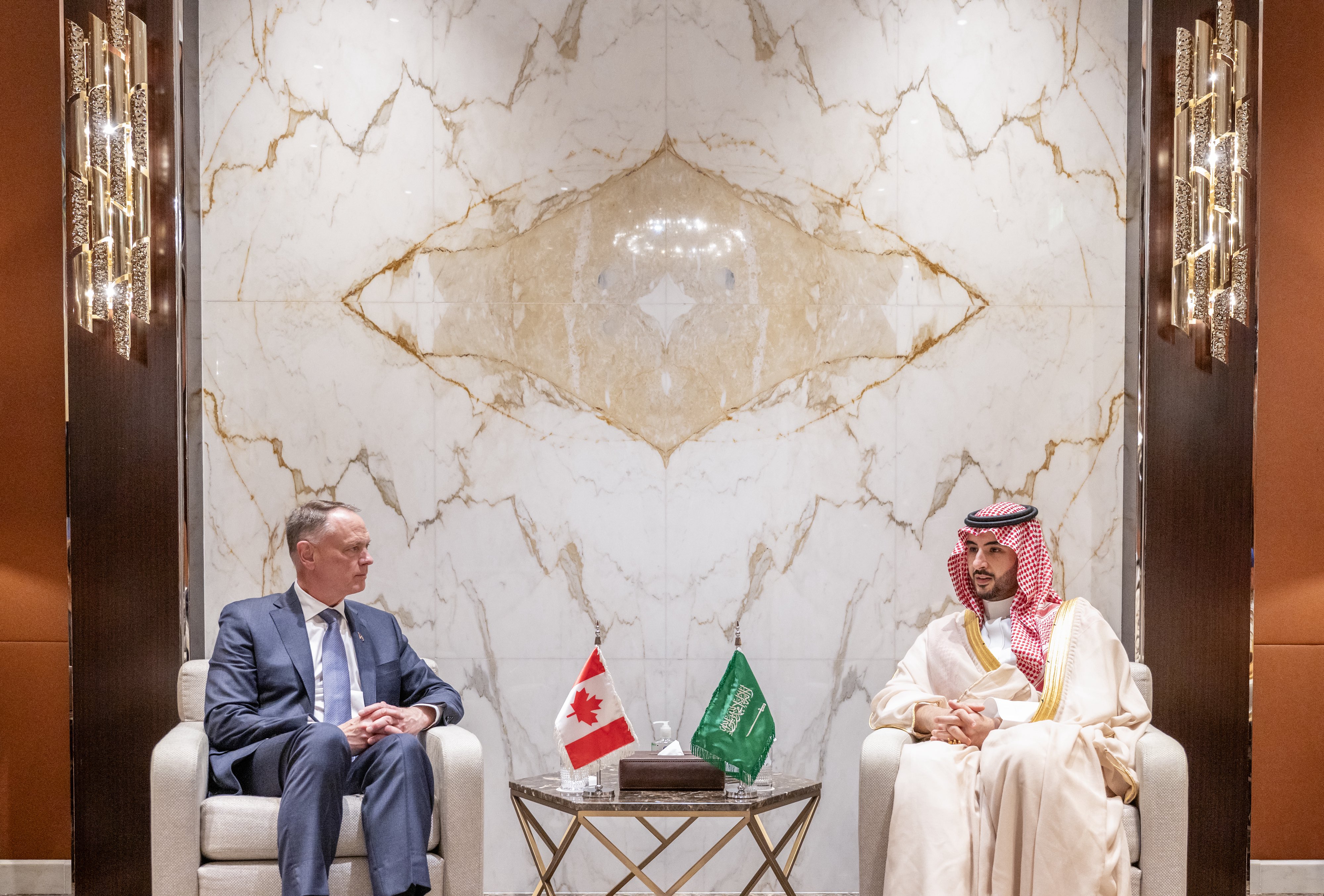 Arabia Saudite dhe Kanadaja diskutojnë për bashkëpunimin ushtarak dhe stabilitetin rajonal