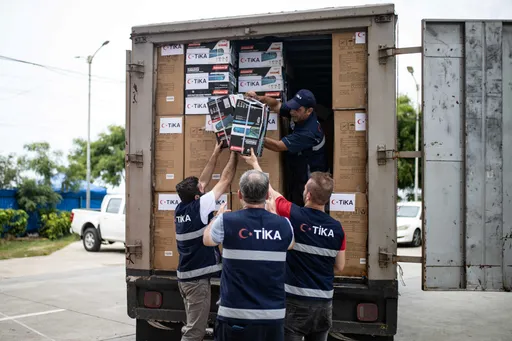 TİKA Венесуэлаға көмек материалдарын жолдады