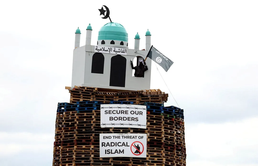 Replika masjid dibakar di Irlandia Utara, polisi selidiki dugaan kejahatan kebencian