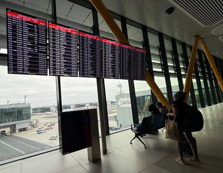 İstanbuldağı ike aêroport 78 vilayätneñ xalıq sanınnan tağın da kübräk yulçı qabul itte