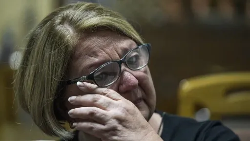 Gruaja nga Srebrenica kërkon babanë dhe vëllanë e saj prej më shumë se 30 vitesh