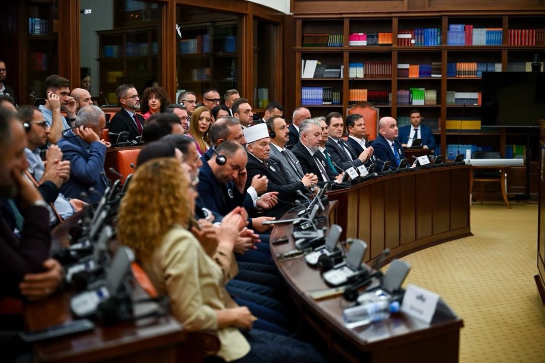 Kuvendi i Maqedonisë së Veriut me mesazh se kujtimi i Srebrenicës është detyrim civilizues