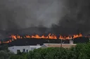 España activa la emergencia nacional por primera vez por los feroces incendios que desbordan al país