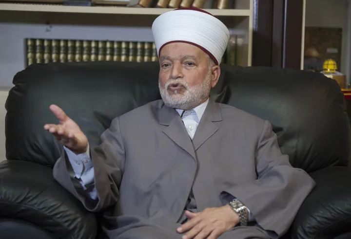 Israel detains Jerusalem grand mufti, bars him from Al-Aqsa Mosque for one week