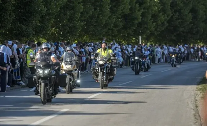 Godišnjica genocida u Srebrenici: Stotine motociklista, maratonci i biciklisti stigli u Potočare