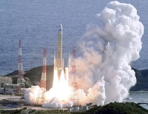 Japan completes its first successful reusable rocket landing test