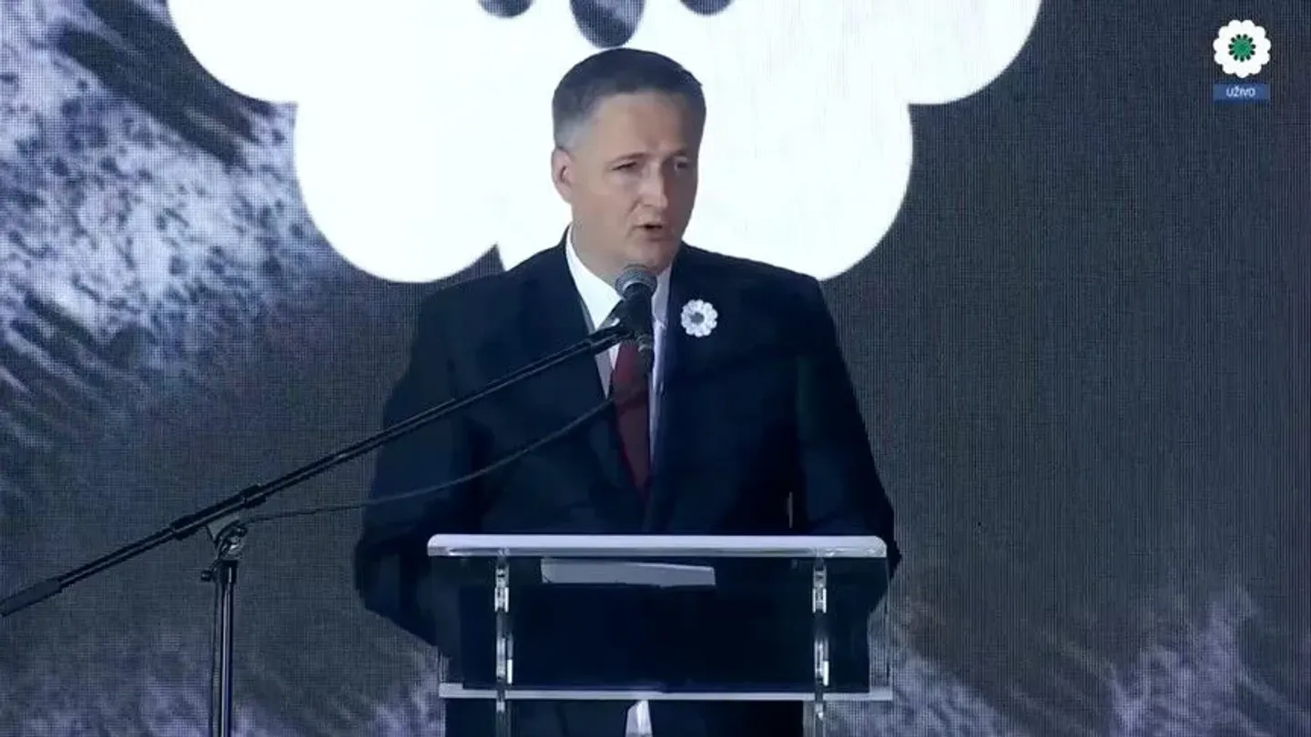 Bećirović u Potočarima: Srebrenica je planetarna opomena