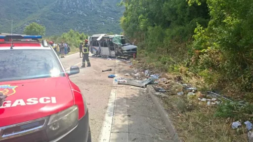 Crna Gora: Jedna osoba poginula, 17 povrijeđeno u nesreći kombija na putu Kotor–Nikšić