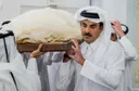 وسط حداد لمدة 4 أيام.. قطر تودع أميرها السابق الشيخ حمد بن خليفة آل ثاني