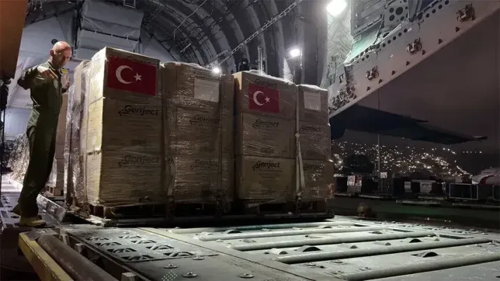 Türkiye dërgon 30 tonë ndihma humanitare në Venezuelën e goditur nga tërmeti