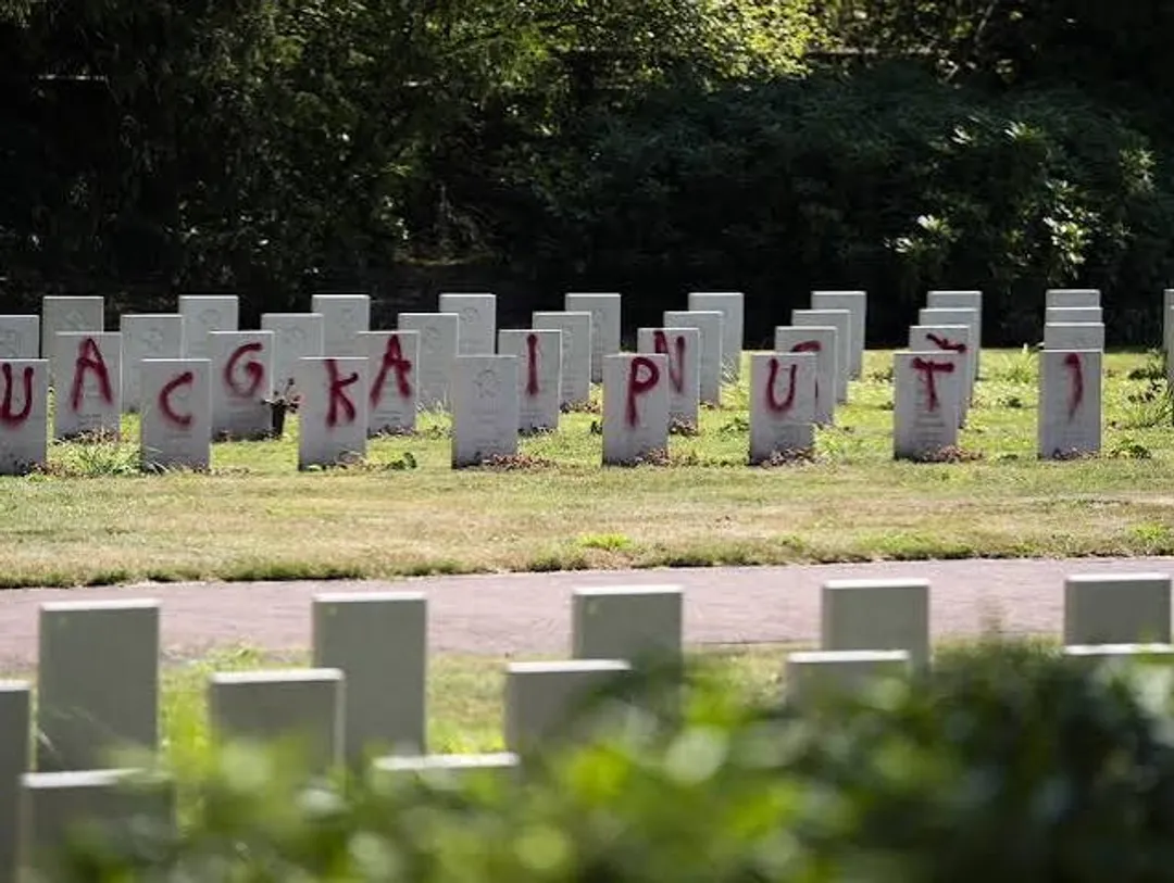 Vandalen hebben meer dan 150 graven van Sovjet-soldaten in Nederland geschonden