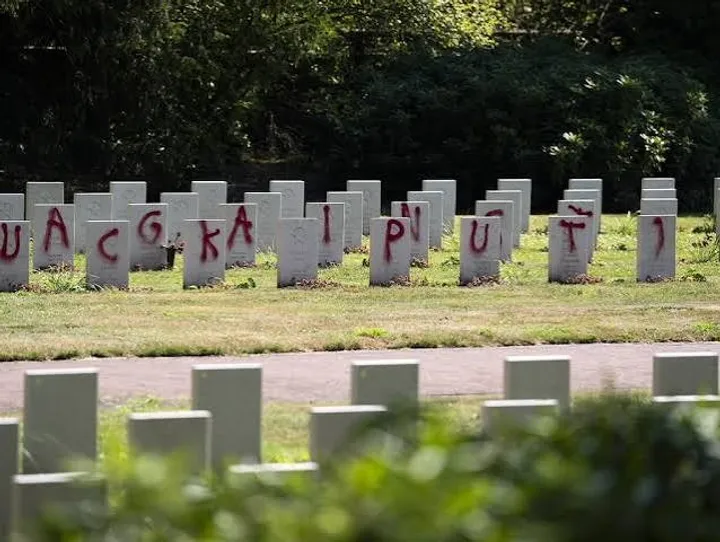 Vandalen hebben meer dan 150 graven van Sovjet-soldaten in Nederland geschonden