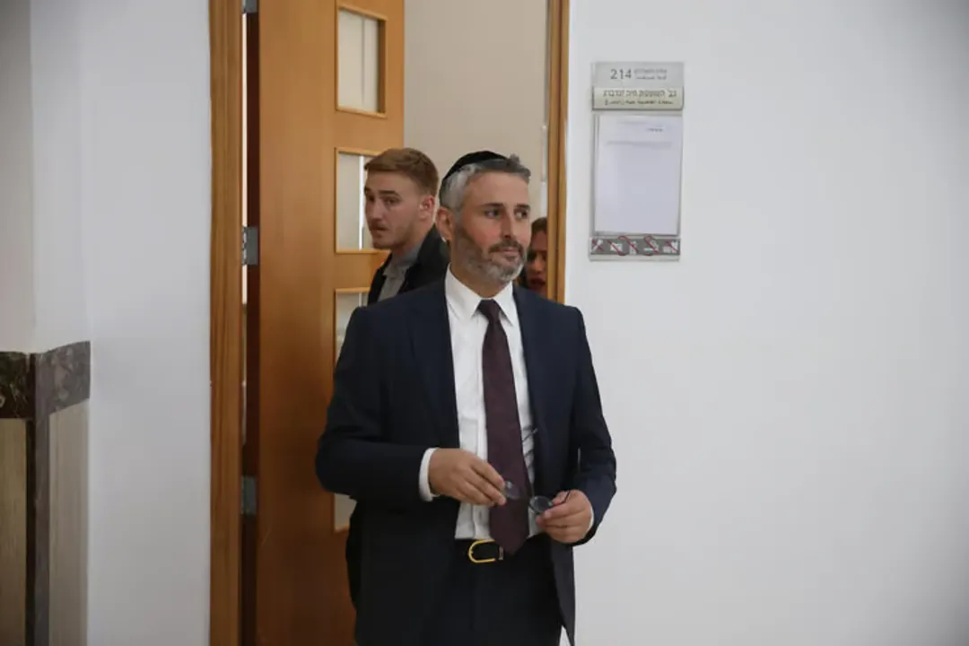 חשד לשחיתות בכנסת: חבר הפרלמנט הישראלי חיים ביטון נחקר בגין מעילת כספים