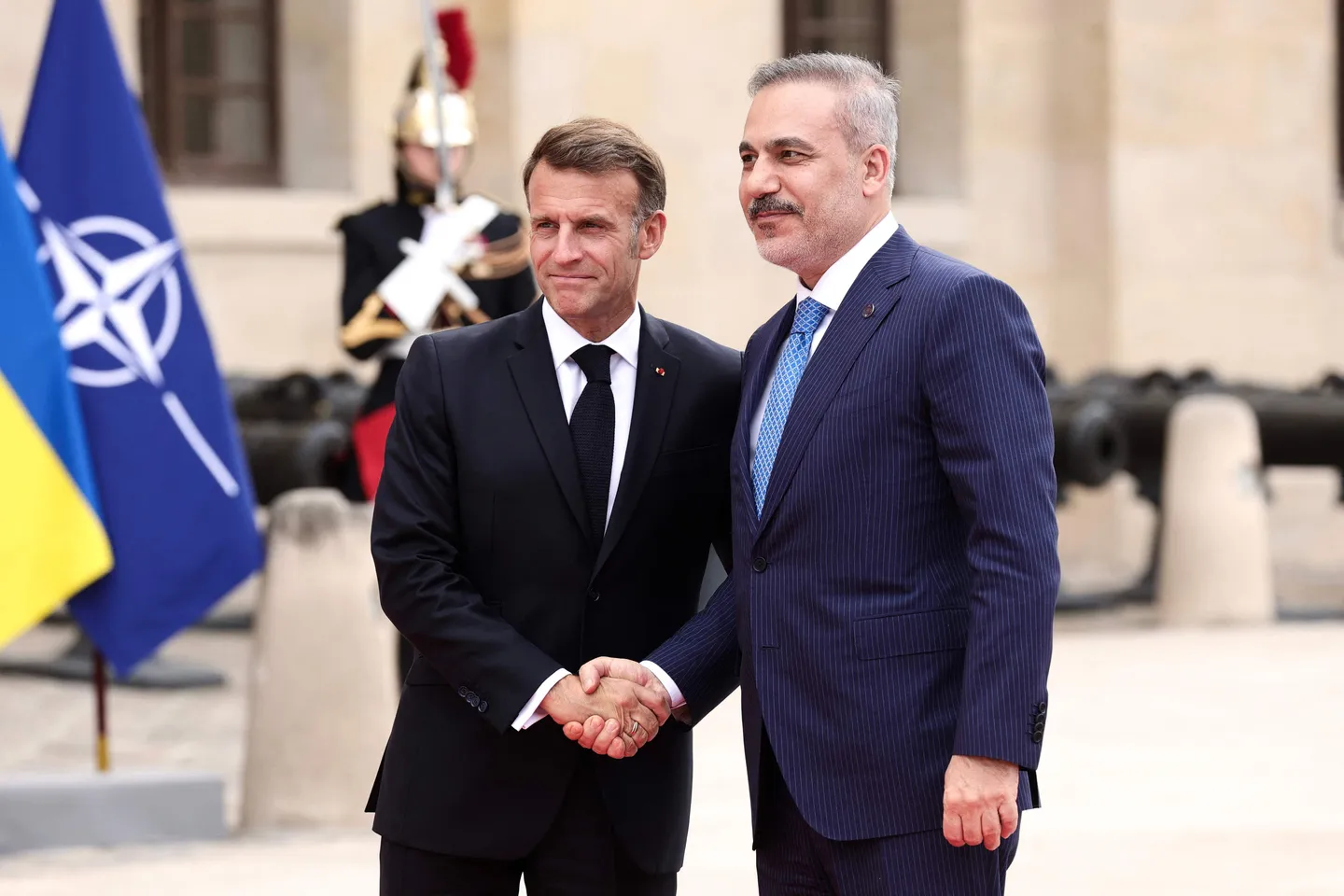 فیدان په پاریس کې د اوکراین په اړه غونډه کې ګډون وکړ؛ ایتلاف د پایداره سولې د هڅو ژمنه وکړه