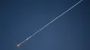 Mbrojtja ajrore saudite intercepton raketa balistike të Huthive mes tensioneve me Jemenin