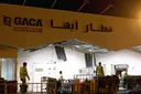 التحالف باليمن يؤكد التعامل مع صواريخ باليستية.. والحوثيون يستهدفون مطار أبها السعودي