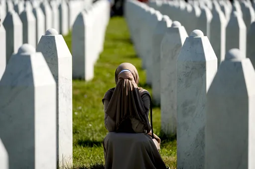 Türkiye marks Srebrenica genocide anniversary, renews support for Bosnia