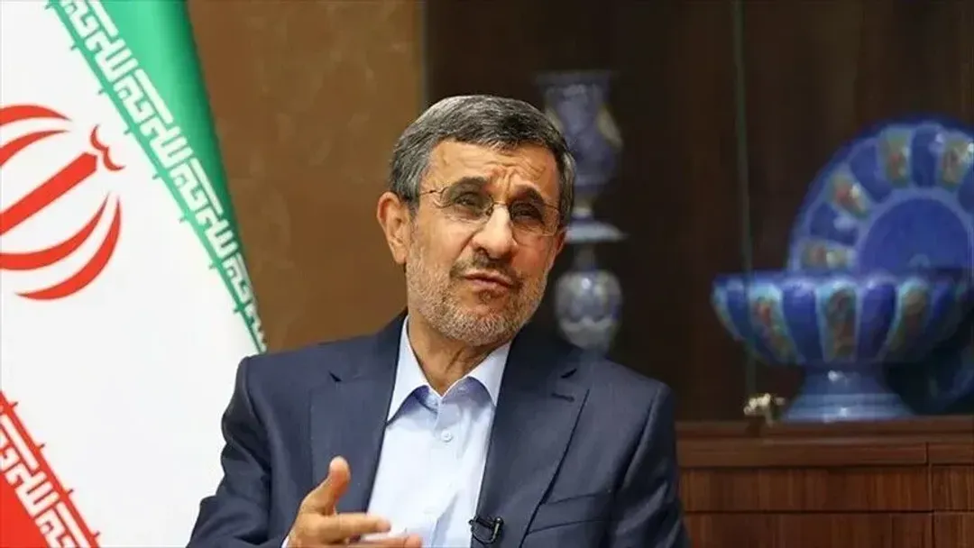 Ish presidenti iranian Ahmadinejad mohon raportin që pretendon kontakte me Mossadin