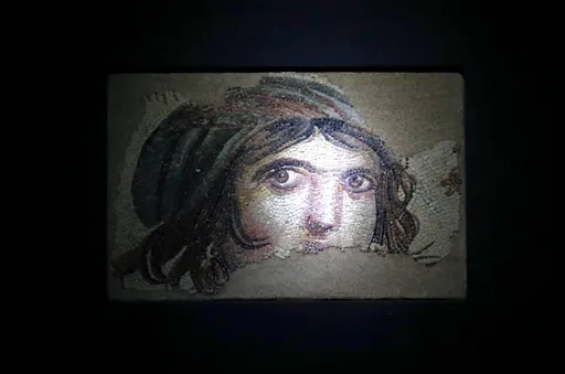 Lost Gypsy Girl Mosaic panel reunites with Türkiye after return from US