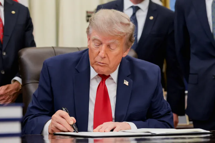 Trump backs down on Hormuz shipping levy, seeks Gulf trade deals