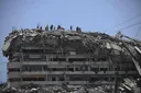 Venezuela confirma más de 5.000 muertos por el terremoto, mientras siguen las labores de búsqueda