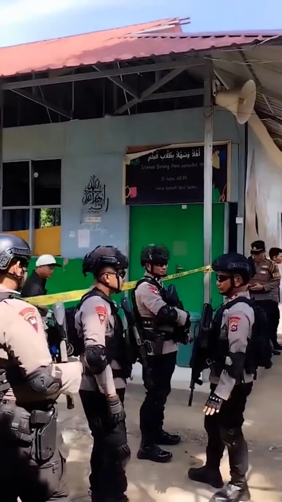 Ledakan diduga bom rakitan terjadi di MAN 3 Padang, satu siswa diamankan