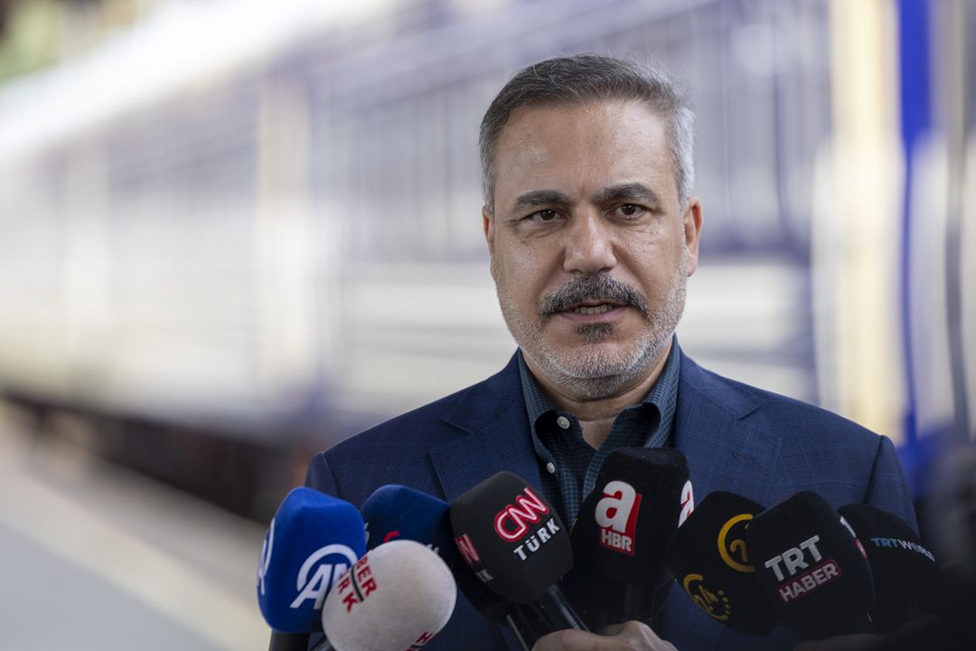 فيدان يزور أوكرانيا لبحث تعزيز الشراكة وجهود السلام مع روسيا