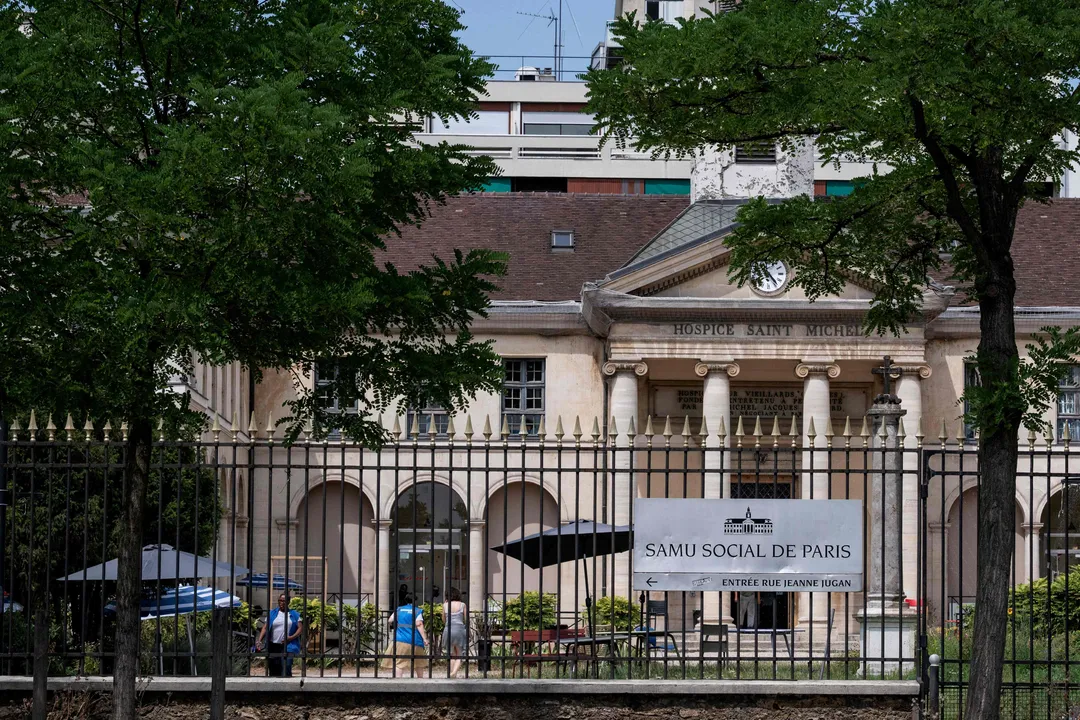 France: des centaines de sans-abri dont près de 150 enfants évacués du parvis du Samusocial de Paris