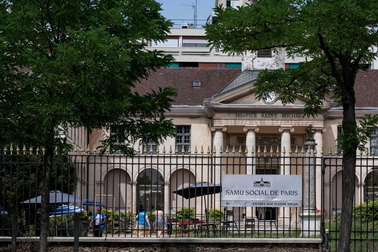 France: des centaines de sans-abri dont près de 150 enfants évacués du parvis du Samusocial de Paris