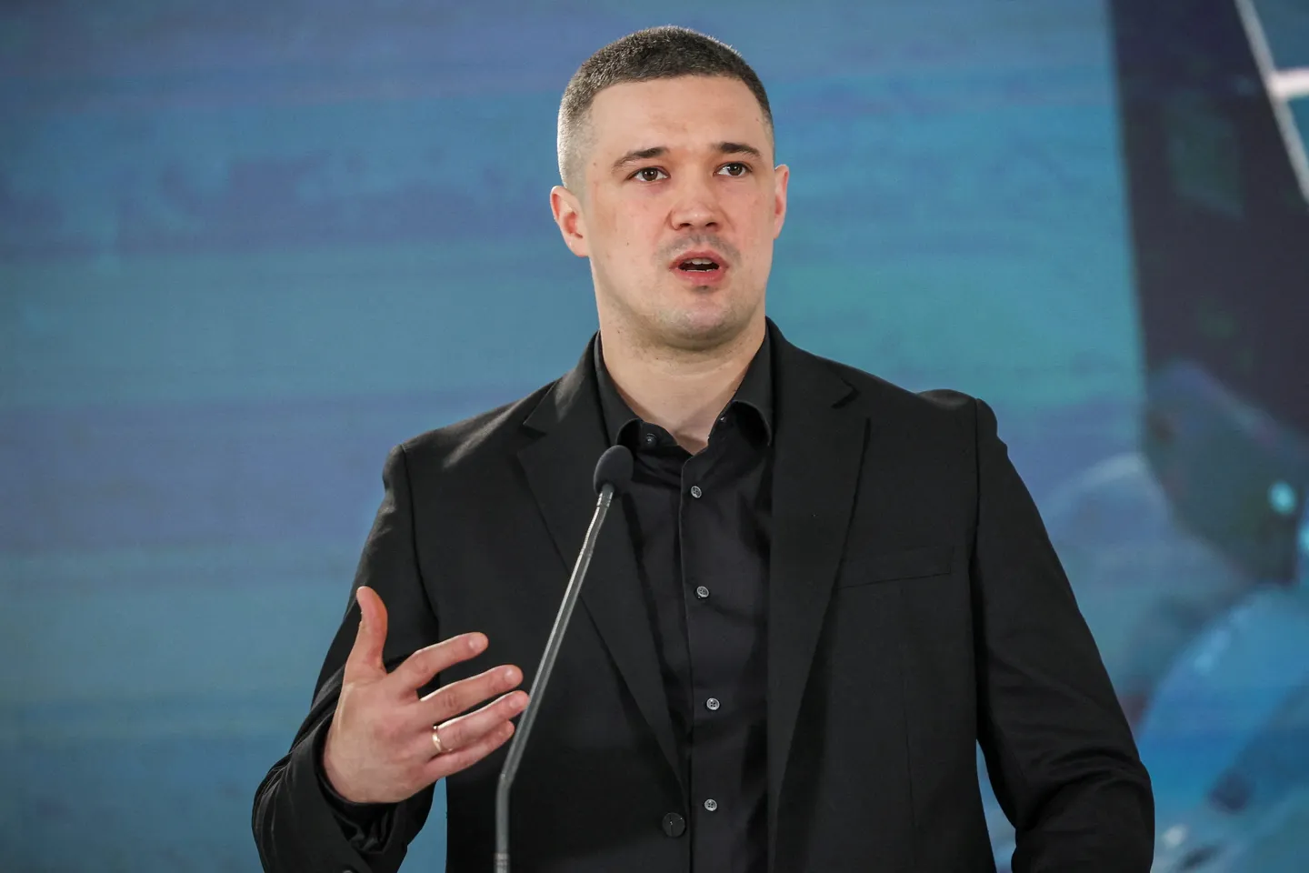 Министр обороны Украины объявил об отставке