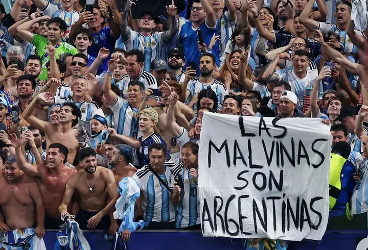 Le Royaume-Uni demande à la FIFA d'enquêter sur l'Argentine après une banderole sur les Malouines