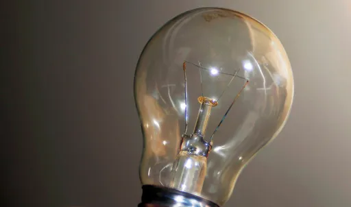 Snažne oluje ostavile 13.000 domaćinstava bez električne energije širom Francuske