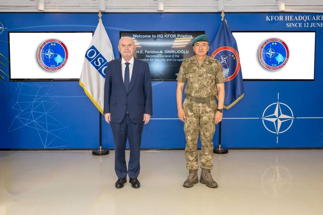 Kosovë  komandanti i KFOR it diskuton për sigurinë me Sekretarin e Përgjithshëm të OSBE së