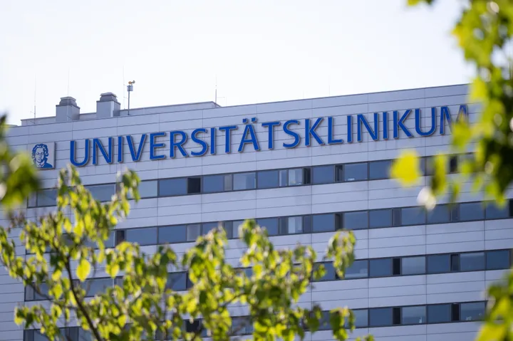 Symptome von Ebola-Patient in Frankfurt bessern sich